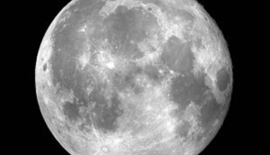 From http://blog.aarp.org/shaarpsession/full<em>moon</em>large.jpg